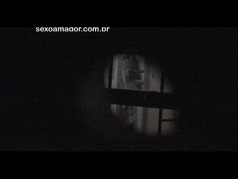 ❤️ Plavušu tajno snima voajer iz susjedstva skriven iza šupljih cigli ️ Jebanje kod nas ❌